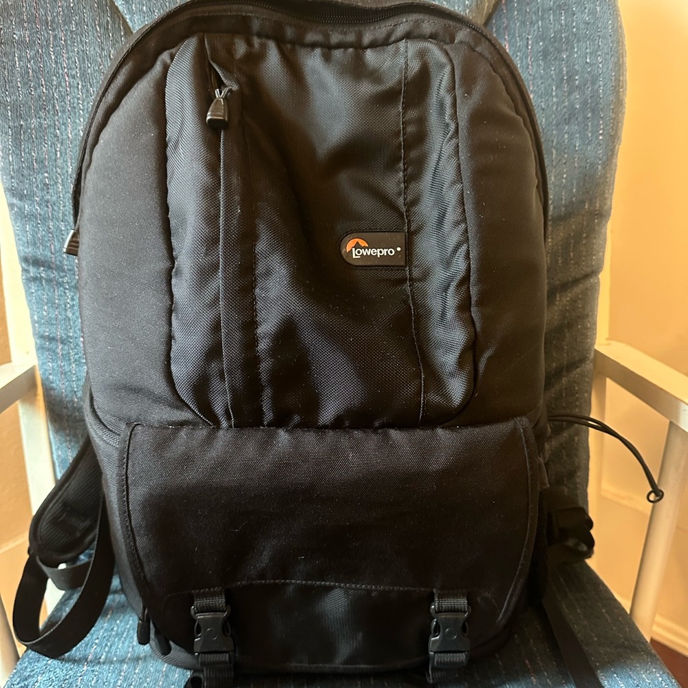 Lowepro Fastpack black backpack Camera Bag padded Straps EUC